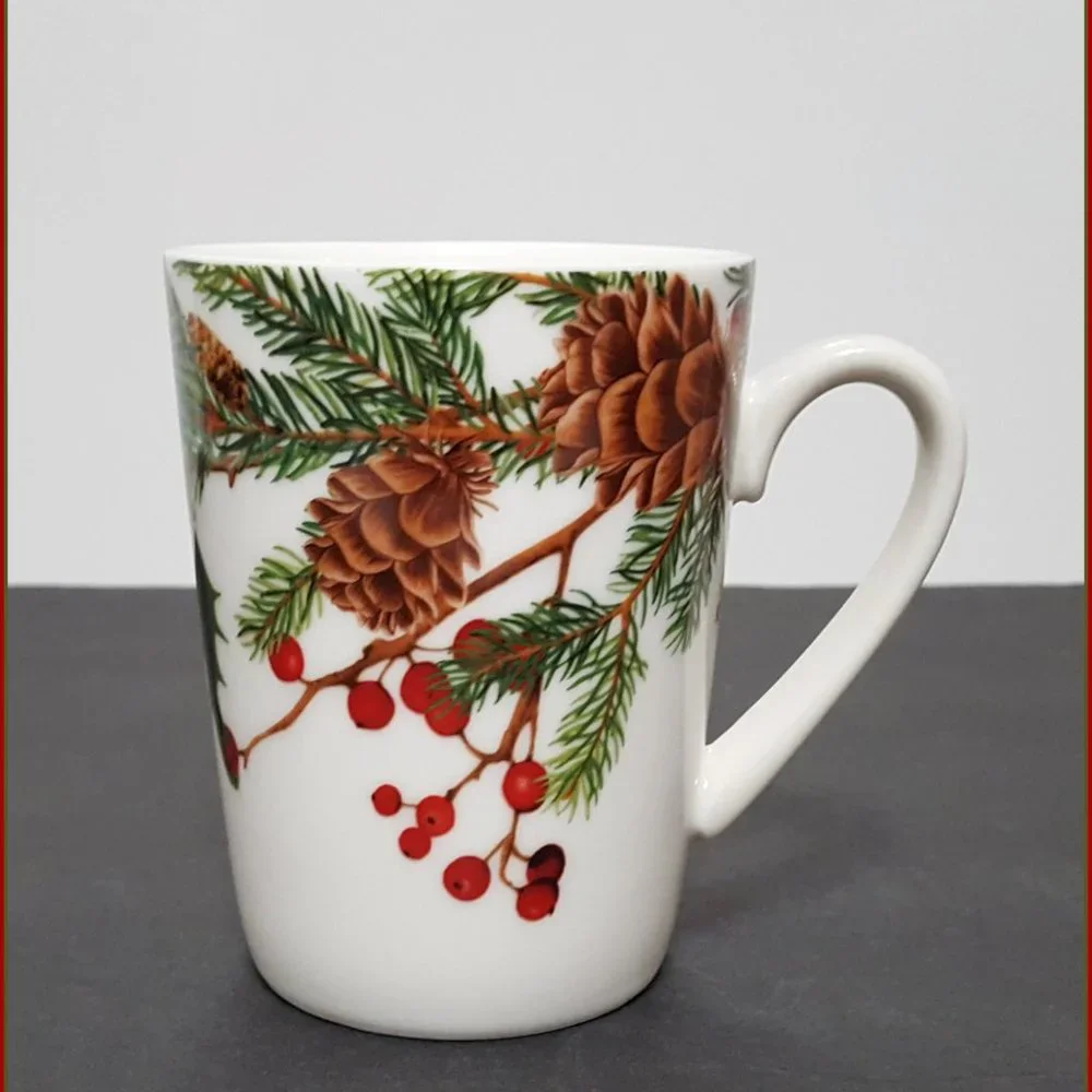 NEW Williams Sonoma Woodland Berry Pinecone Mug 14 OZ Porcelain